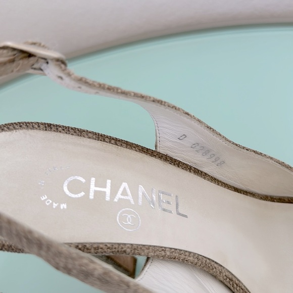 Chanel Designer 38 1/2 Tan Canvas Leather White Chain Platform Shoes 4.5 “ Heel - Picture 7 of 12